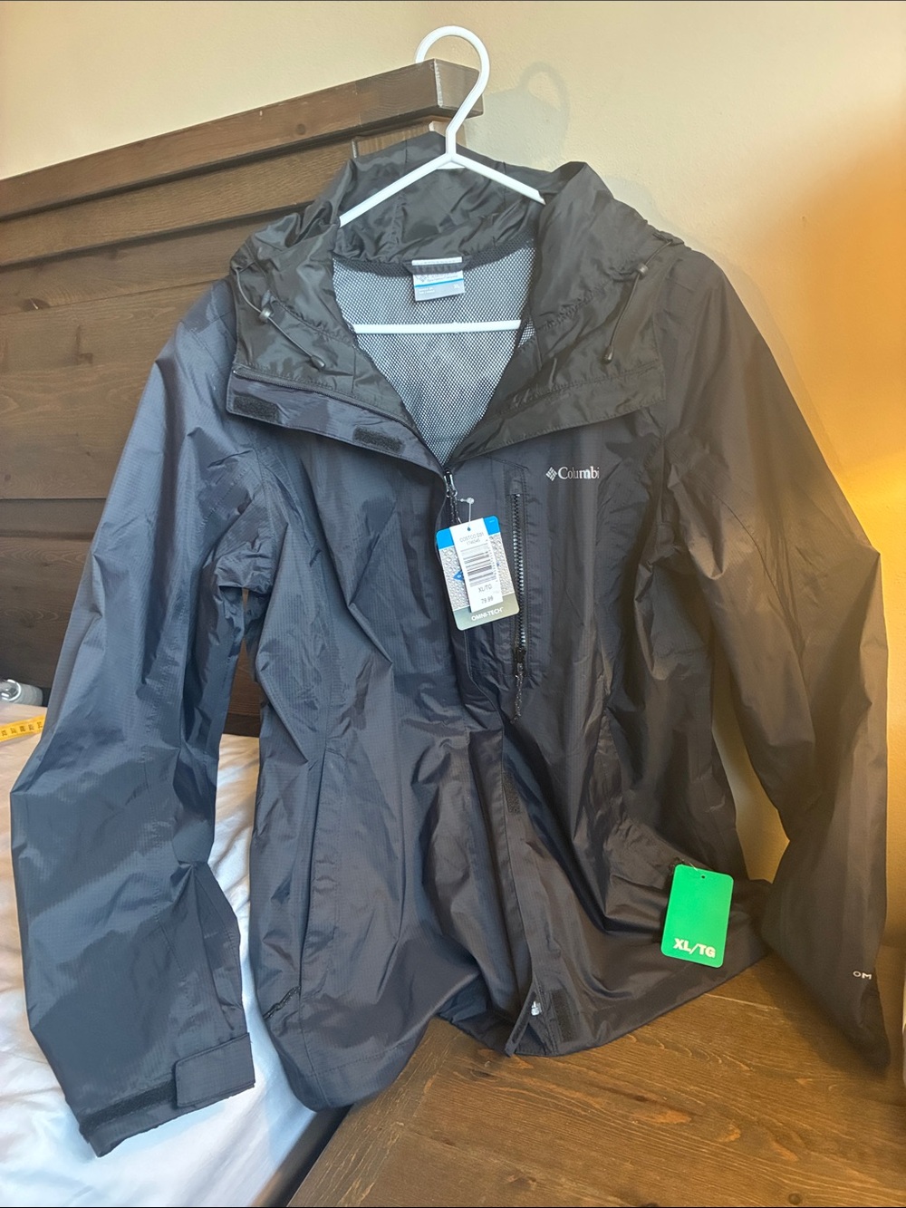 NWT XL Columbia women’s Black Mesh-Lined Hooded Jacket